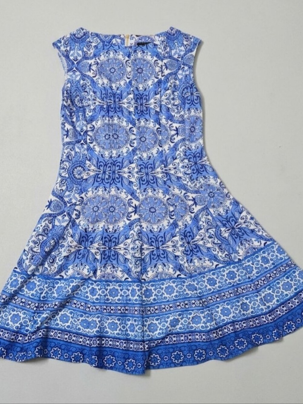 Blue & White Medallion Print Sleeveless Dress Sz 12